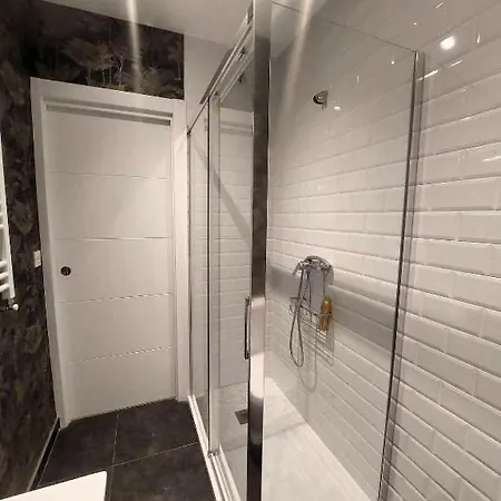 Apartment En Con Zonas Comunes Compartida H4 *